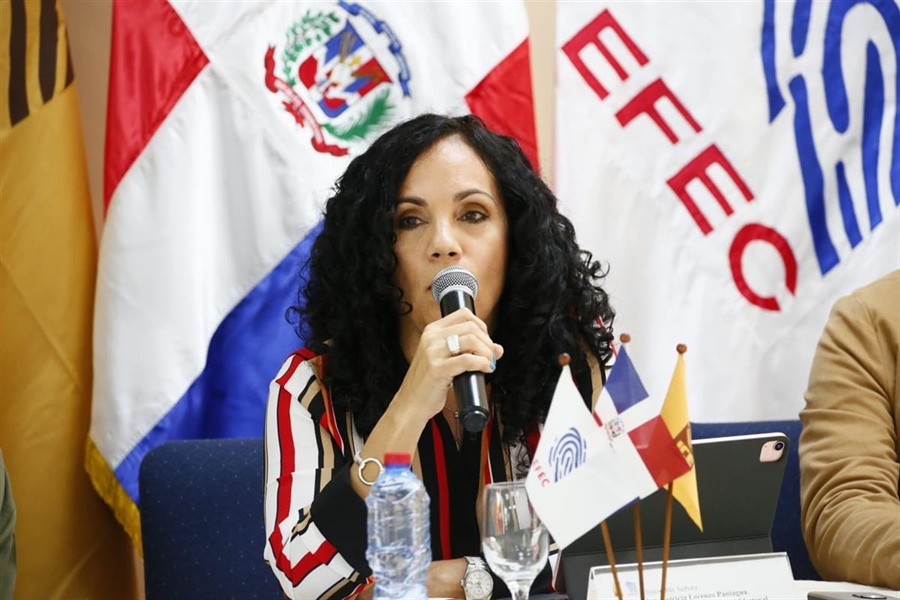 JCE realiza primera reunión de la Mesa Mujeres Políticas 2022