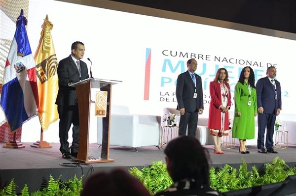 JCE concluye cumbre de mujeres con manifiesto que reafirma compromiso con la democracia política paritaria
