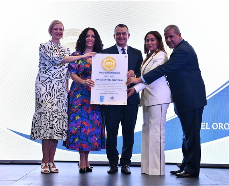 JCE recibe categoría oro en el “Sello Igualando RD”